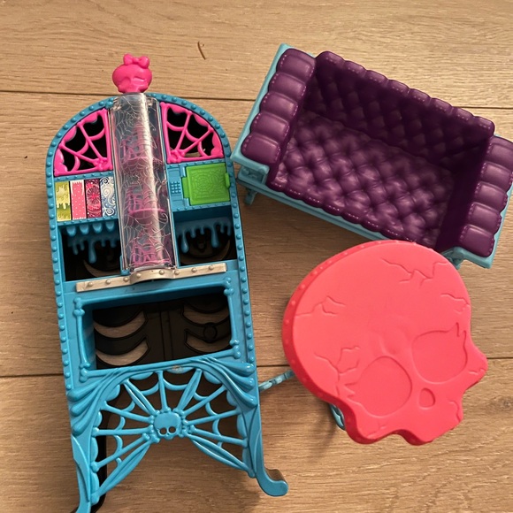 Monster High Doll & Accessories Bundle - Picture 8 of 11